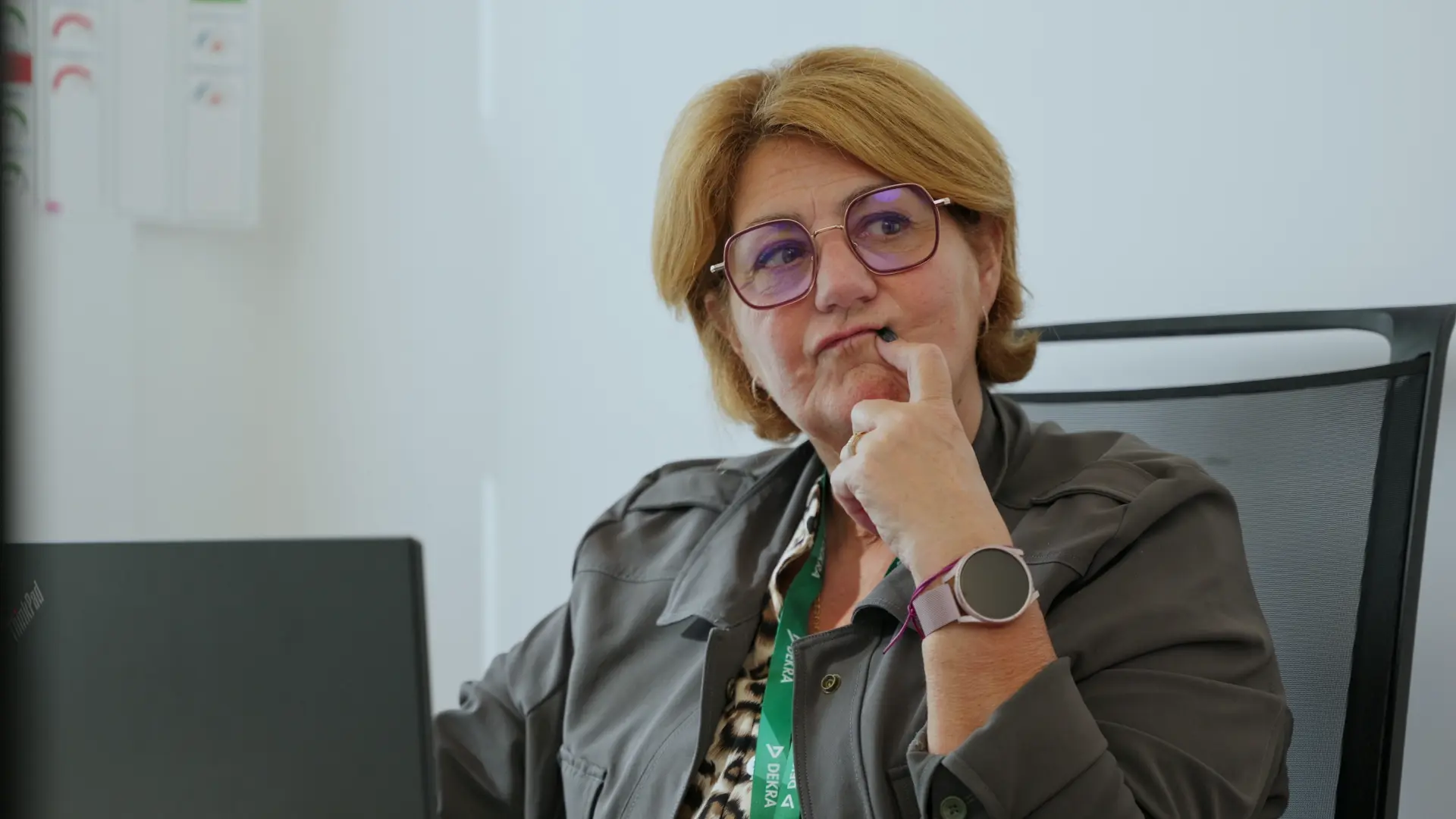Au bureau - DEKRA CSE